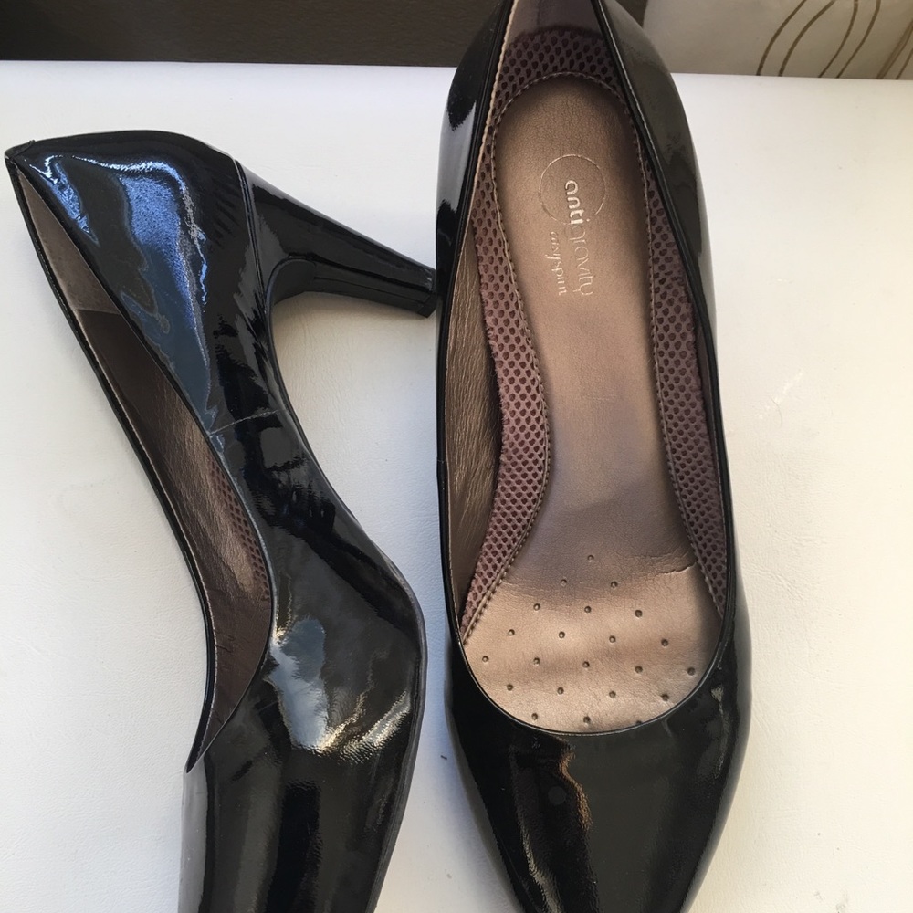 Easy Spirit Anti-Gravity Black pumps size 11